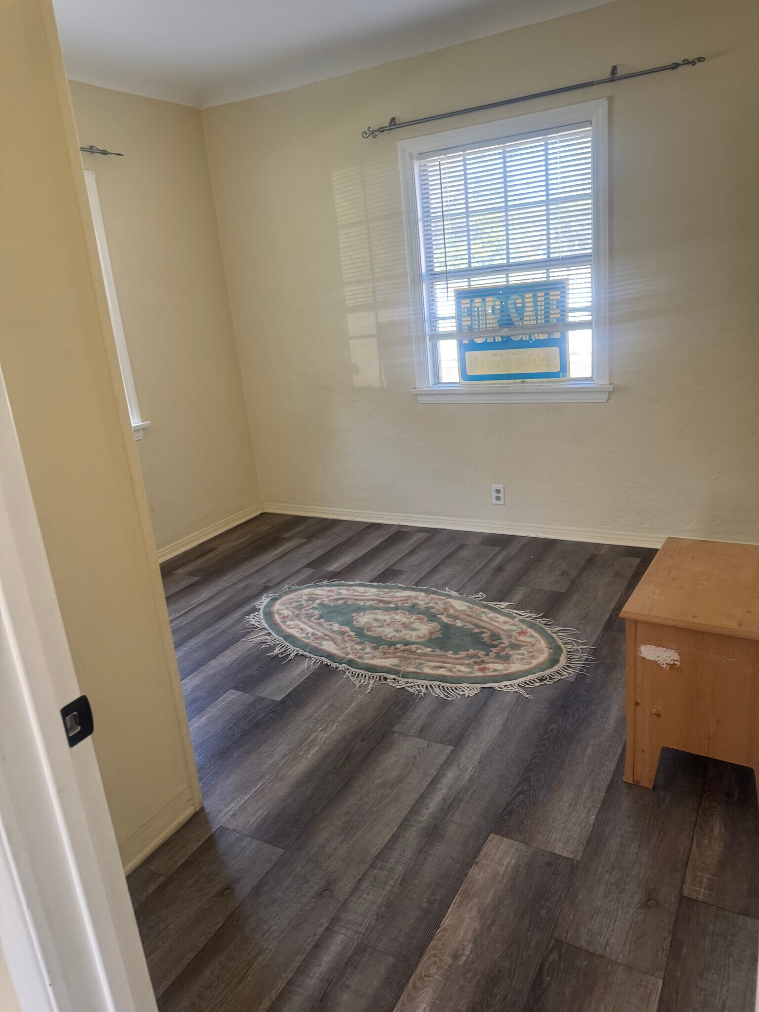 Building Photo - 9932 Beverly St