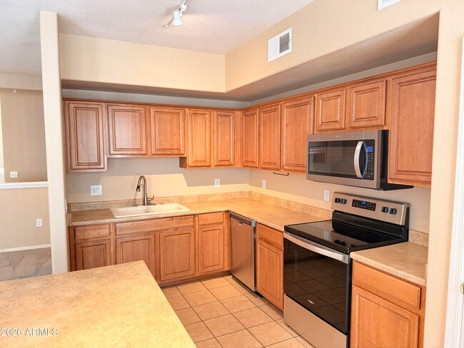 Building Photo - 18250 N Cave Creek Rd