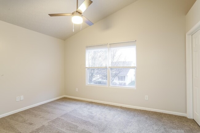 Building Photo - 2670 Patrick Henry Ave