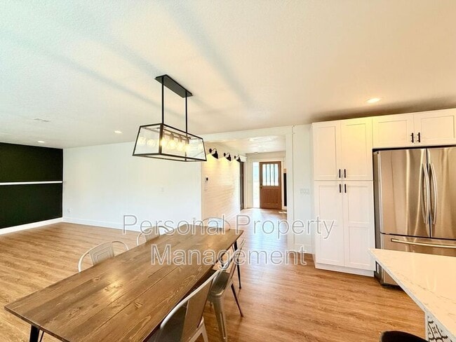 Building Photo - 1335 I St