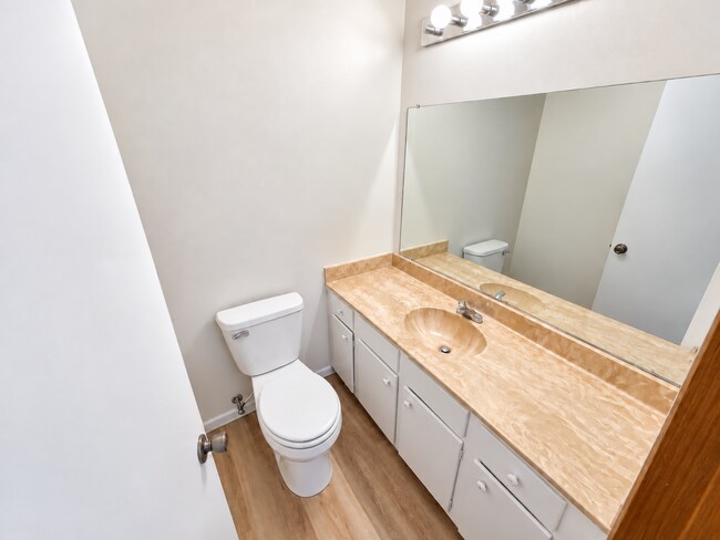 Building Photo - 4000 W Rivers Edge Cir