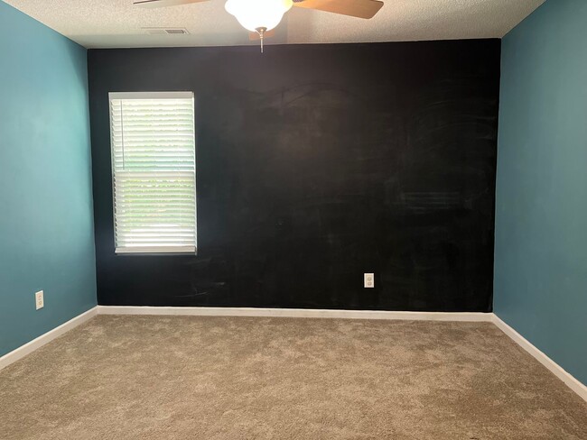 Building Photo - Spacious 2 Story Home In Raleigh, Availabl...