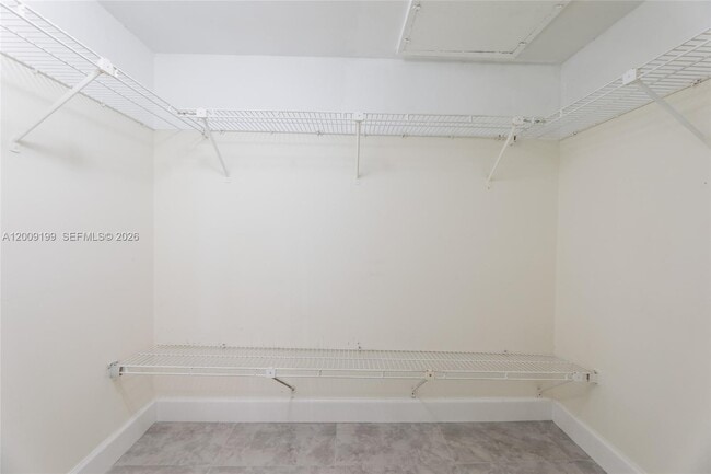 Building Photo - 20160 NE 3rd Ct