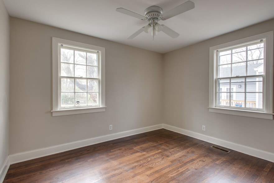 Building Photo - 253 Thuss Ave