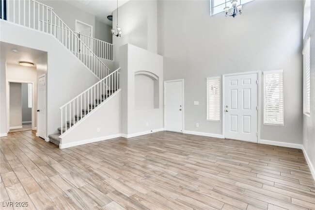 Building Photo - 1124 Coral Rainbow Ave