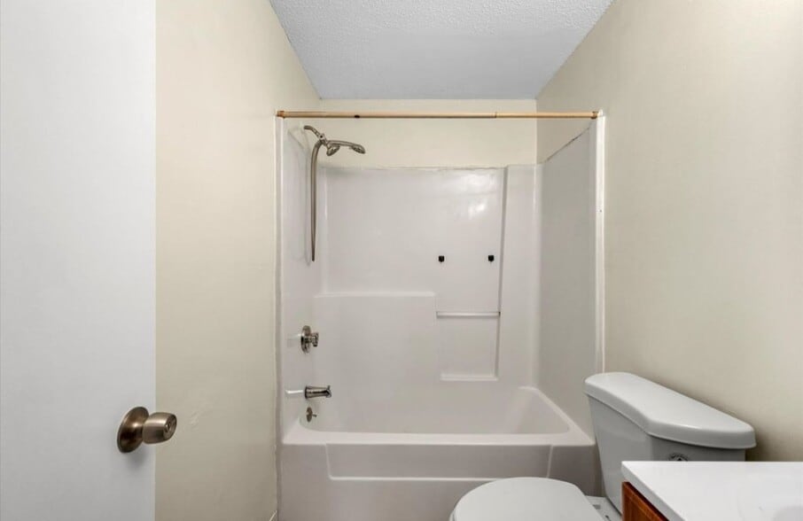 Building Photo - 18 Chalmers St