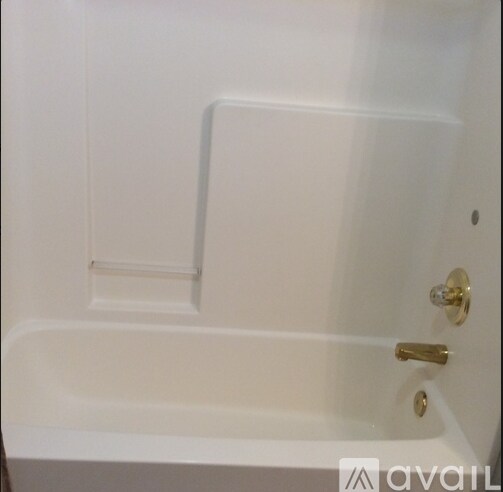 Building Photo - 112 River Chase