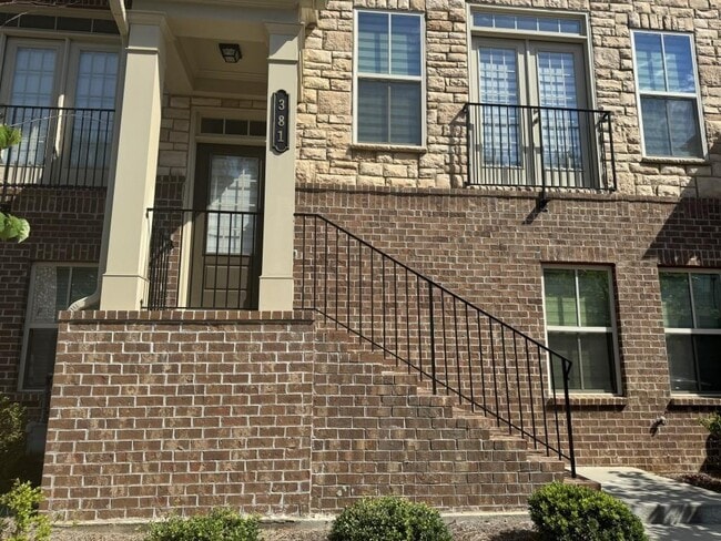 Building Photo - 381 Northaven Ave