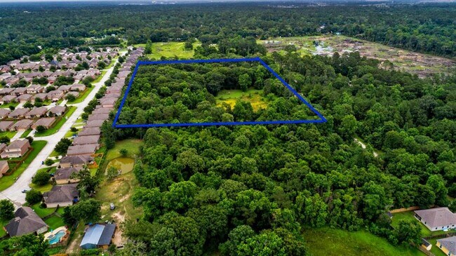 Building Photo - 900 Springwood Dr