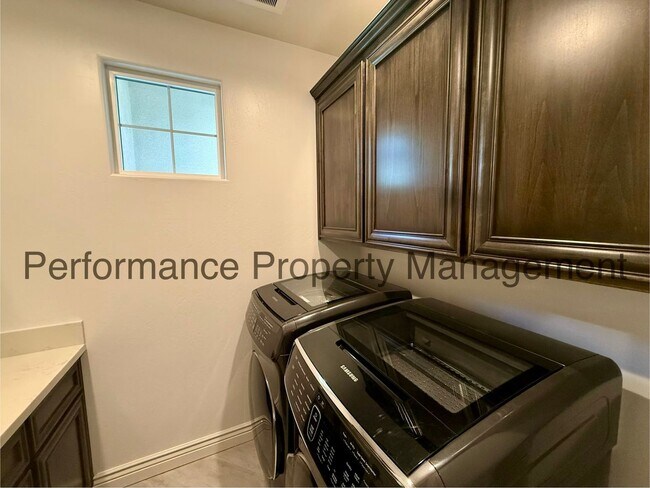 Building Photo - 10400 Garden View Ln