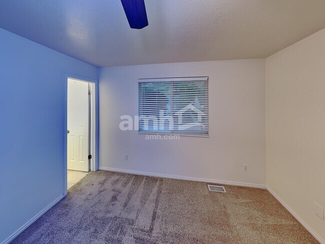 Building Photo - 1454 Fowler Ave