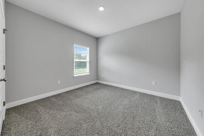 Building Photo - Hammock Oaks Estate Available in February!