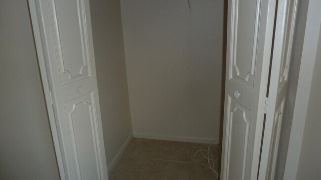 Building Photo - 9355 SW 8th St