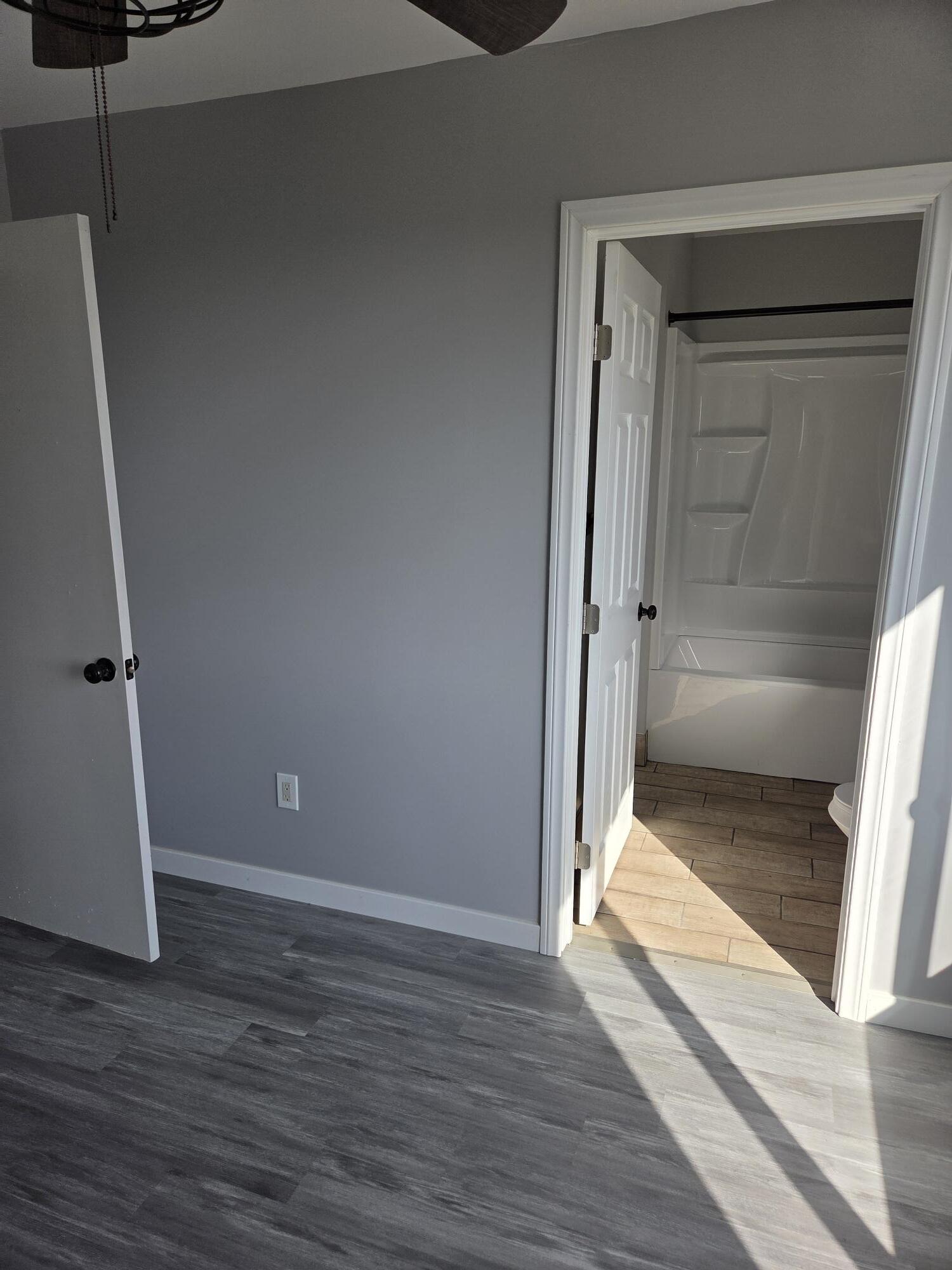 Building Photo - 4010 1/2 Rockwood St