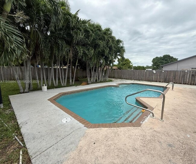 Building Photo - 25912 SW 133rd Pl