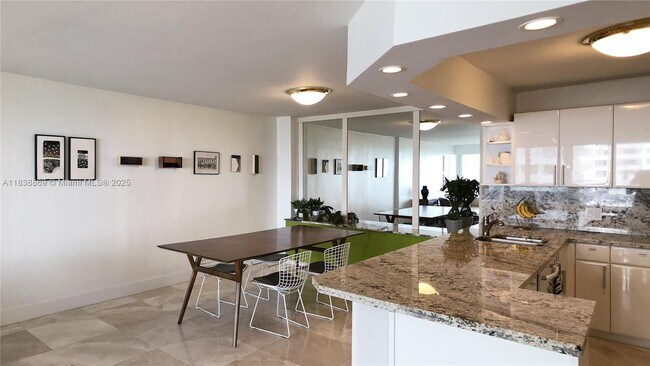 Building Photo - 177 Ocean Ln Dr