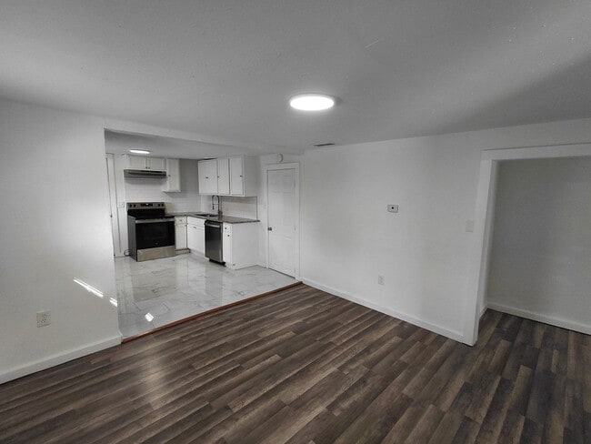 Building Photo - Cozy 3 Bed, 1 Bath Ranch – Move-In Ready!