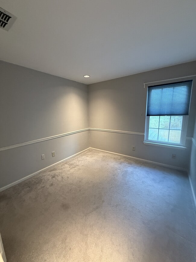 Building Photo - 3813 Sterncroft Dr