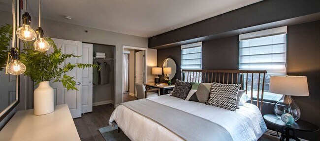 Building Photo - 30 Cambridgepark Dr