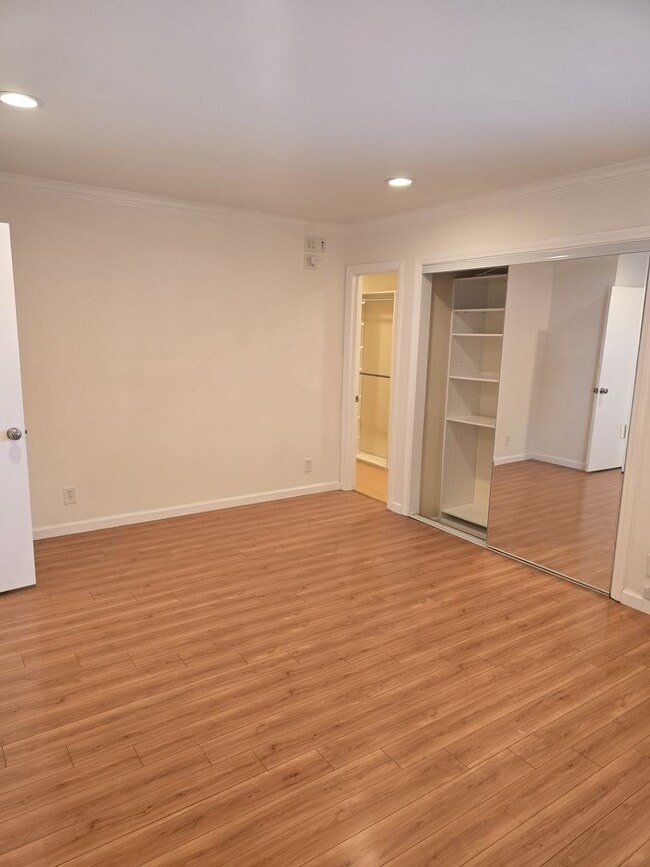 Building Photo - Comfortable 4-Bedroom Home in Peaceful Fou...