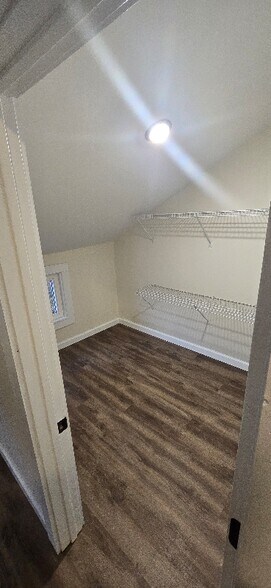 Building Photo - 4344 Decoursey Ave