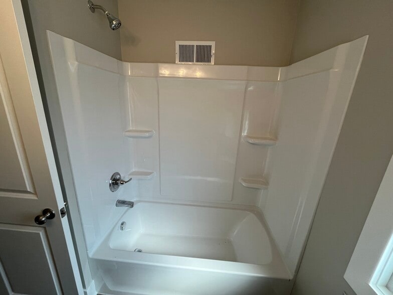 Building Photo - 393 W 20th St