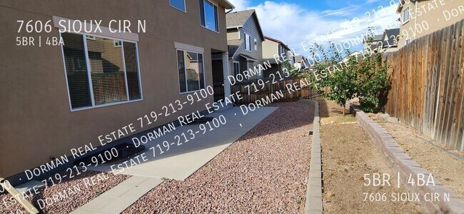 Building Photo - 7606 N Sioux Cir