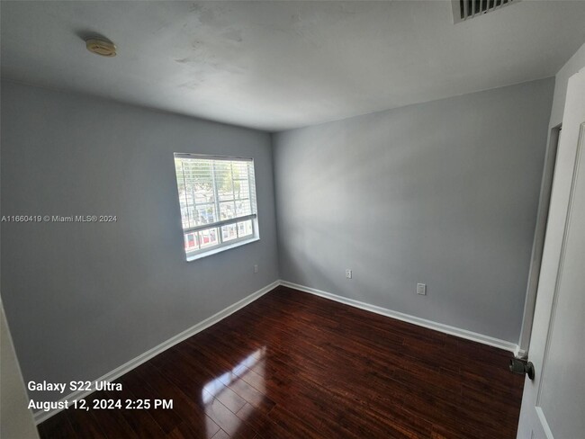 Building Photo - 14121 SW 120th Ct