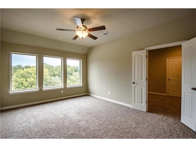 Building Photo - 10671 Villanova Dr