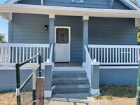 Building Photo - 219 2nd Ave NE
