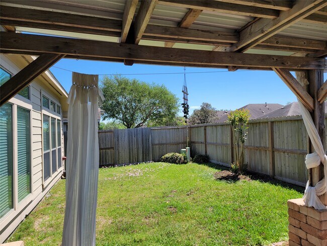 Building Photo - 5534 Stoneridge Ct