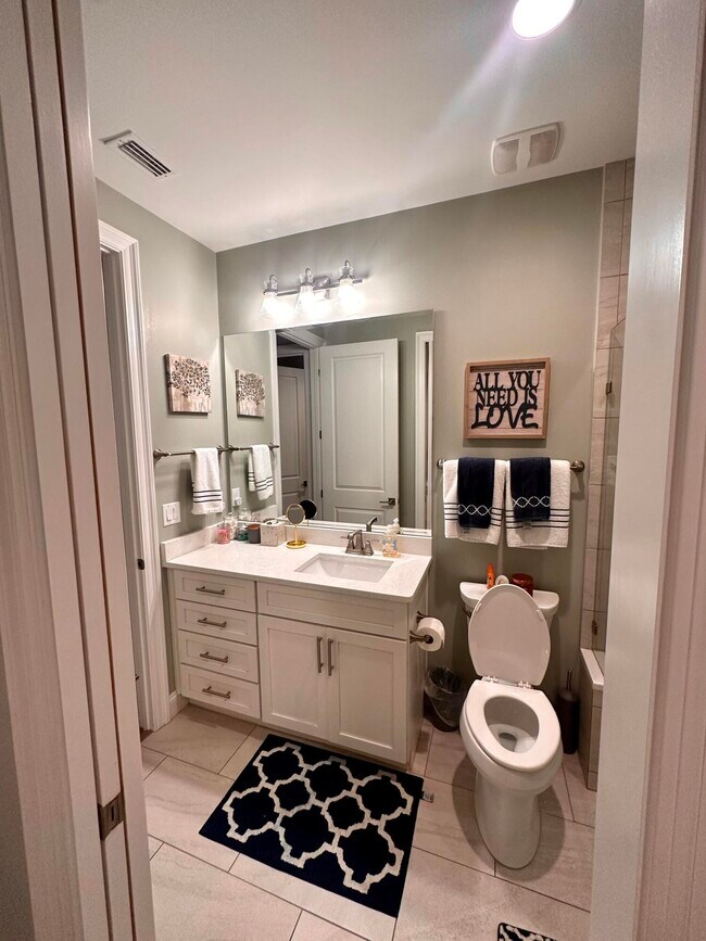 Building Photo - 613 Tulip Tree Way