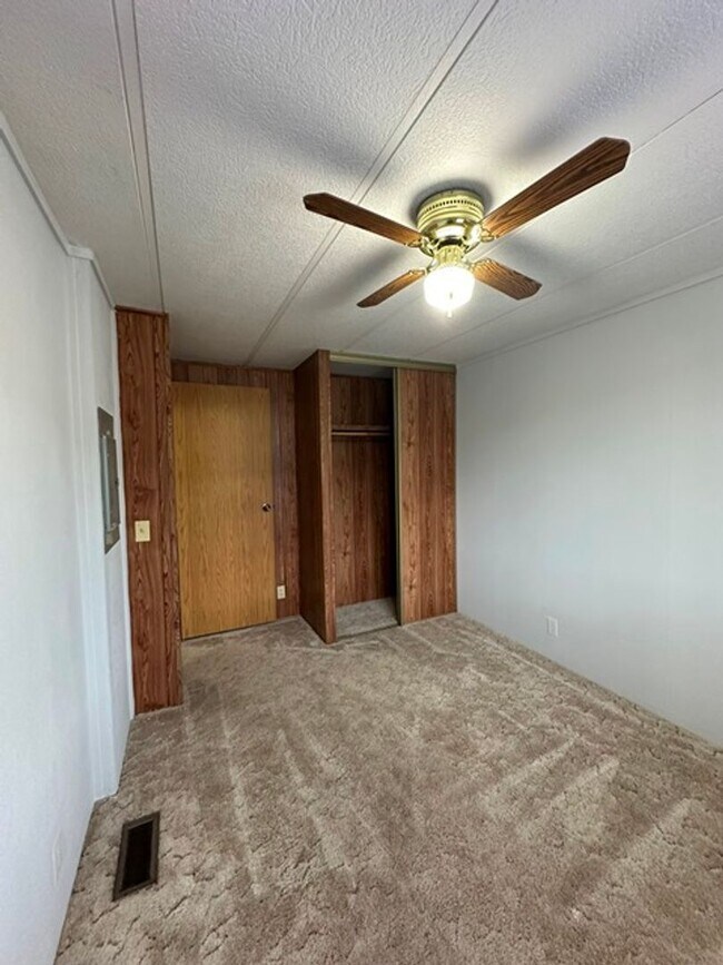 Building Photo - 2346 Frontage Rd