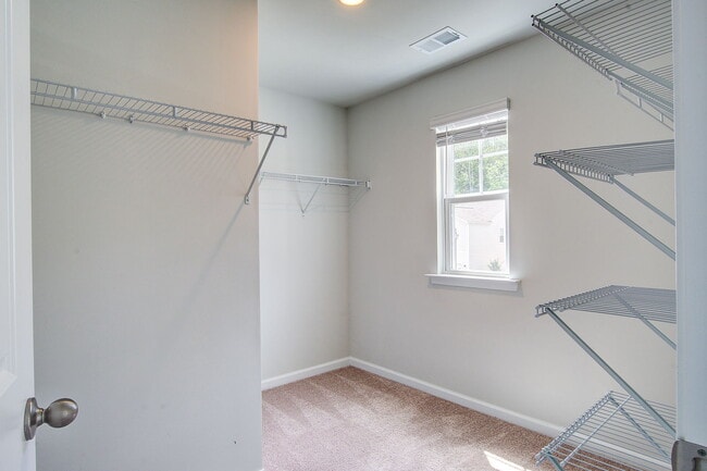 Building Photo - 104 Sunray Ln