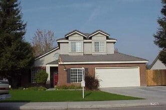 Building Photo - Beautiful Southwest Home