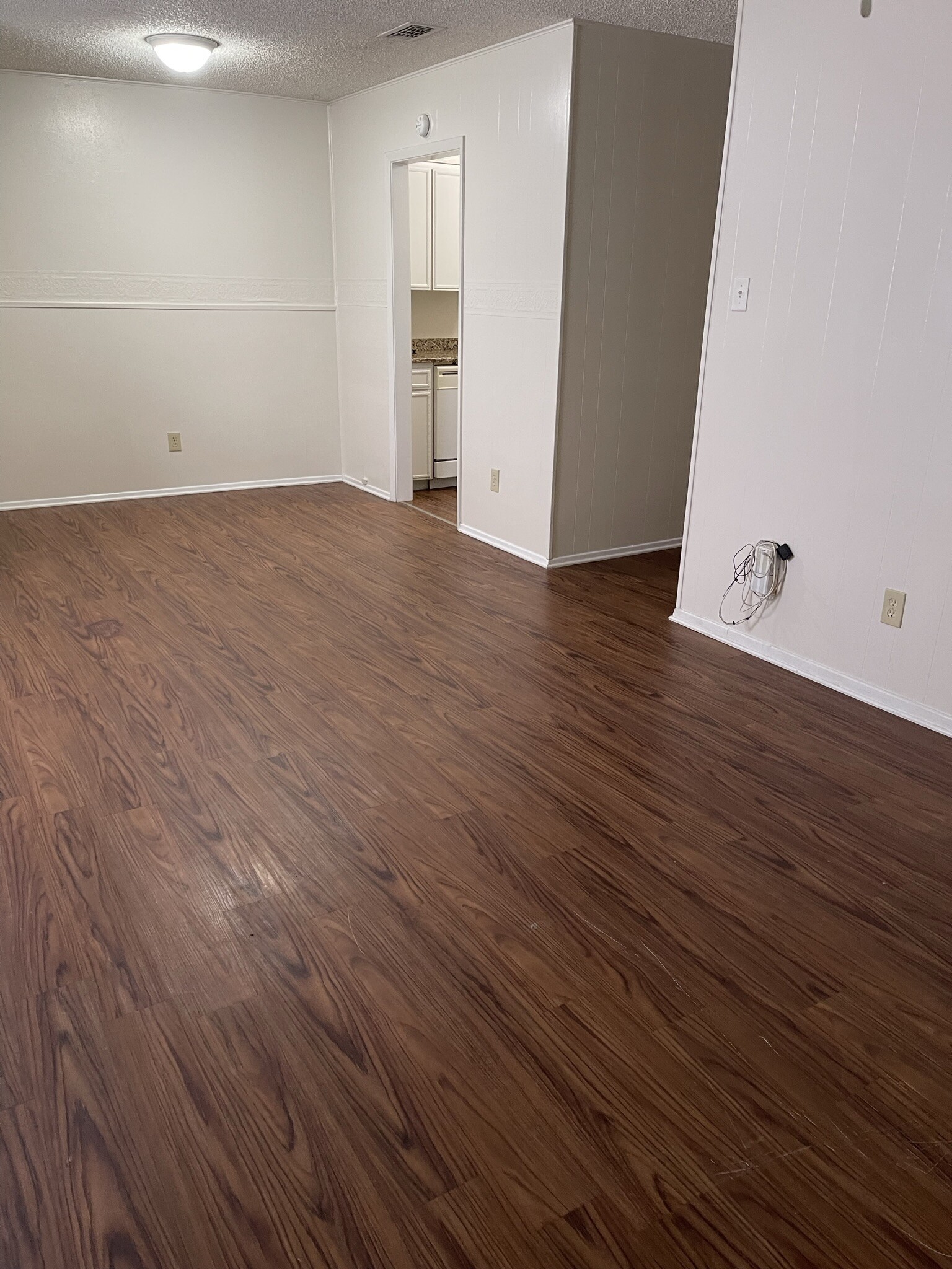 Building Photo - 4705 Diaz Ave