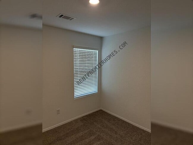 Building Photo - 102 Powder River Dr