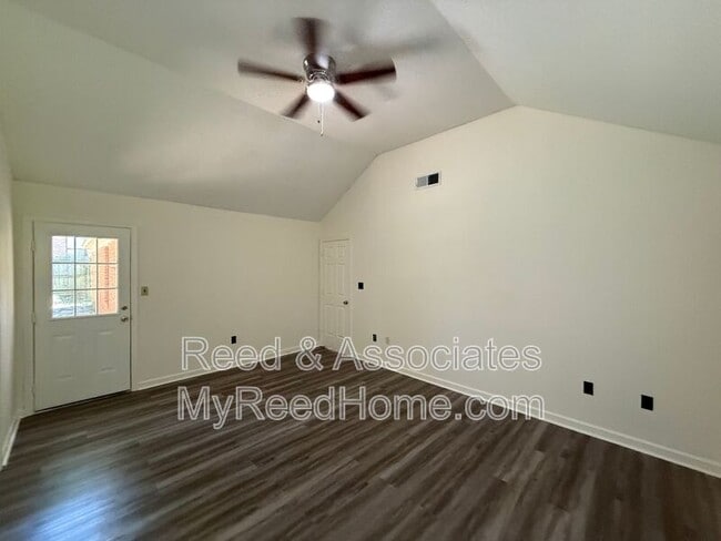Building Photo - 6758 Valerie Dr