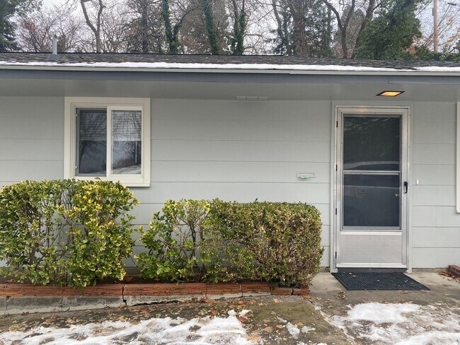 Building Photo - Johnson Duplex Apartments