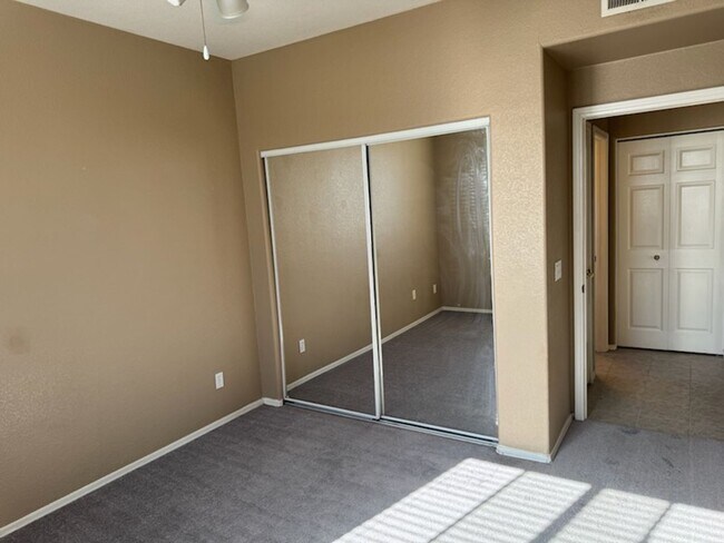 Building Photo - 2 bedroom Mesa Condo rental