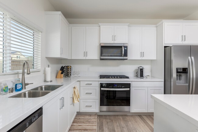 Building Photo - 23307 Desert Lily Ct