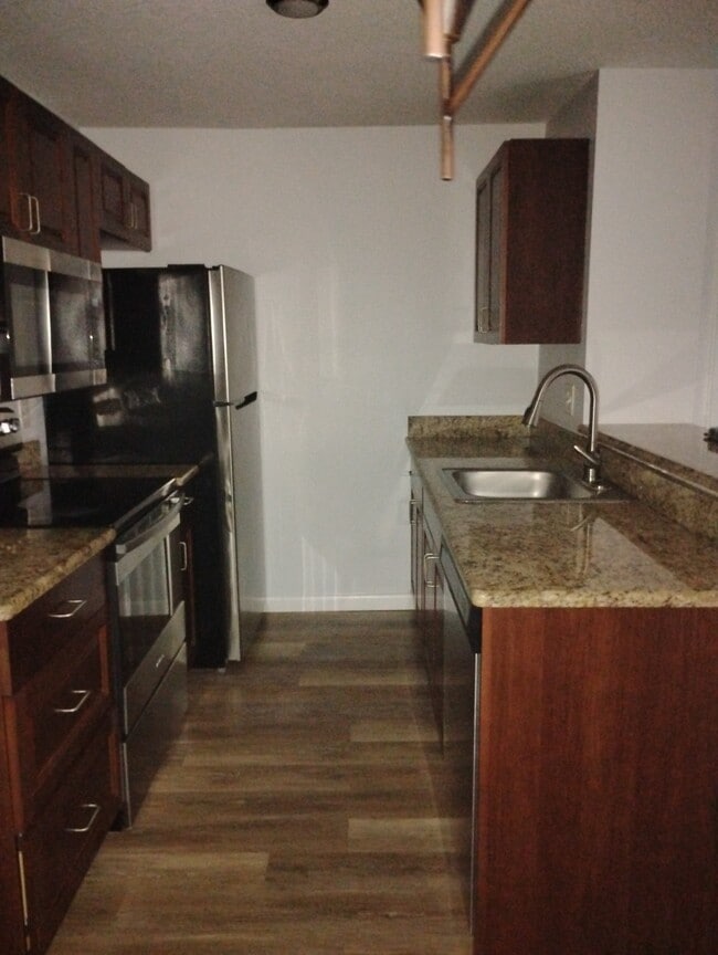 Building Photo - 2549 Grassy Point Dr