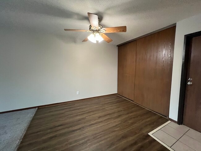 Building Photo - 1903 Silver Bell Rd