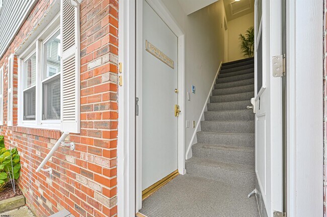 Building Photo - 9506 Ventnor Ave