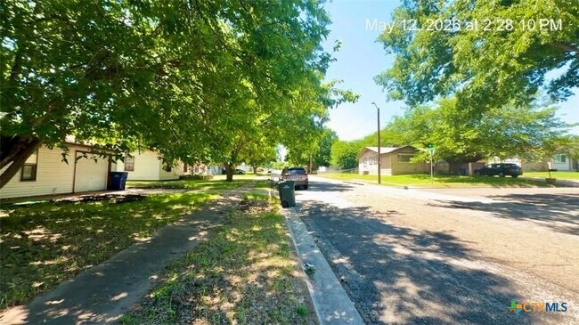 Building Photo - 607 Curry Ave