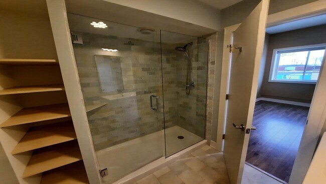 Building Photo - 1101 Dodge Ave