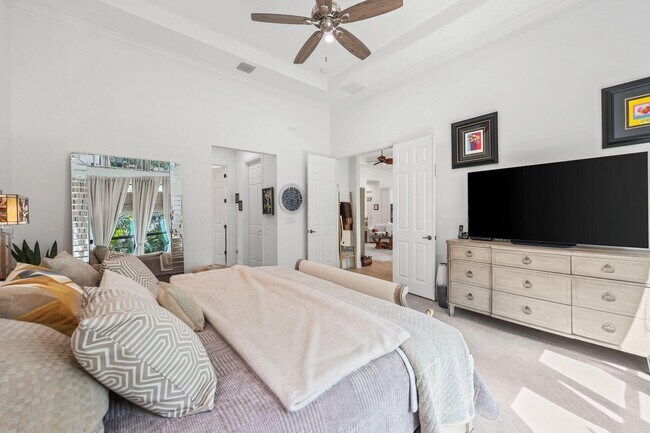 Building Photo - 9368 Cantal Cir E