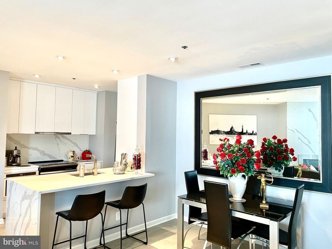 Building Photo - 1200 Braddock Pl