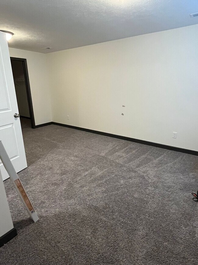 Building Photo - 149 Southpark Dr