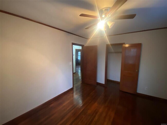 Building Photo - 2076 Midway St